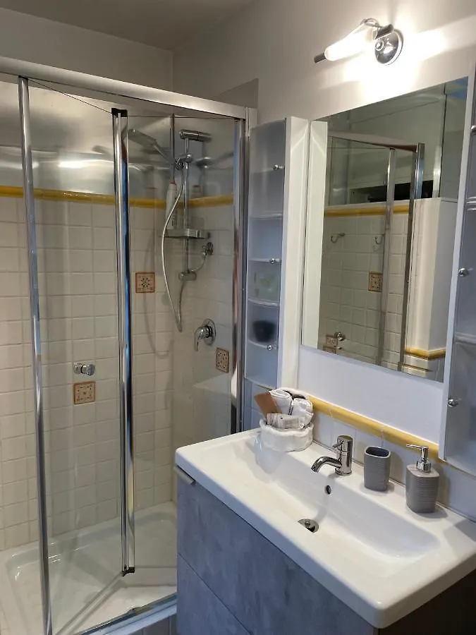 In&Out Apartment - Mostacciano, Eur Rome