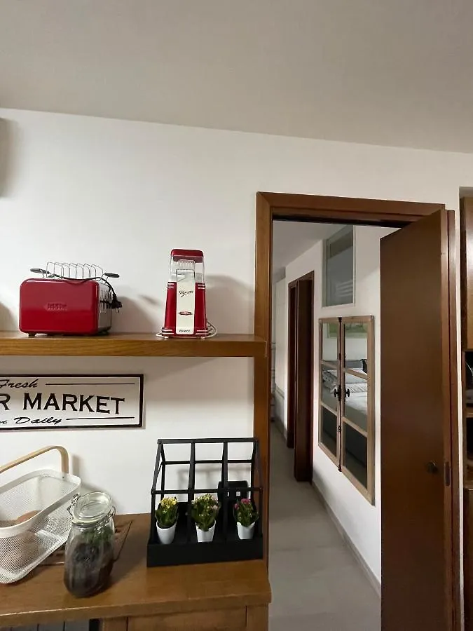 In&Out Apartment - Mostacciano, Eur Rome