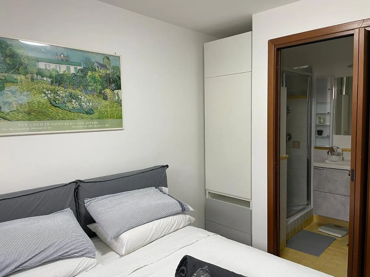 In&Out Apartment - Mostacciano, Eur Rome