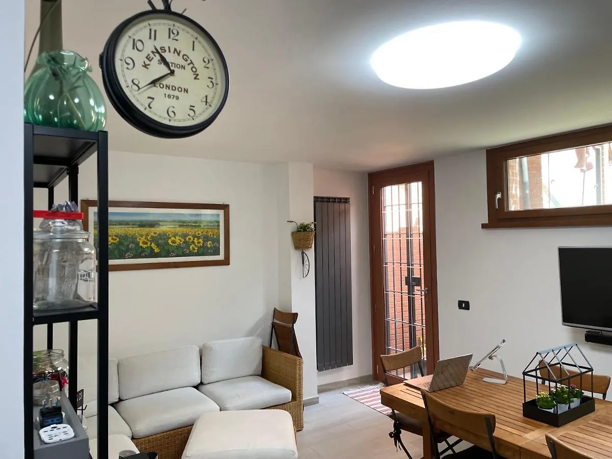 In&Out Apartment - Mostacciano, Eur Rome