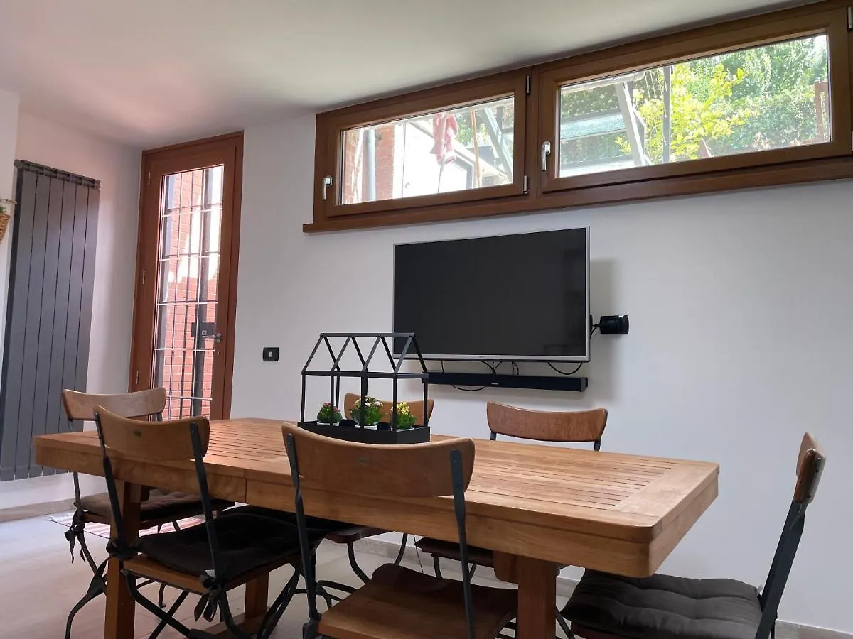 In&Out Apartment - Mostacciano, Eur Rome