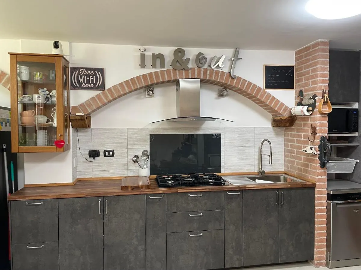 In&Out Apartment - Mostacciano, Eur Rome