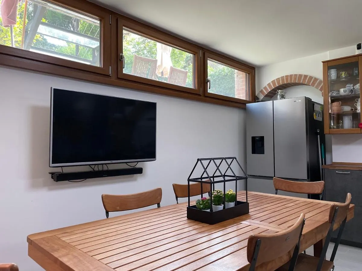 In&Out Apartment - Mostacciano, Eur Rome