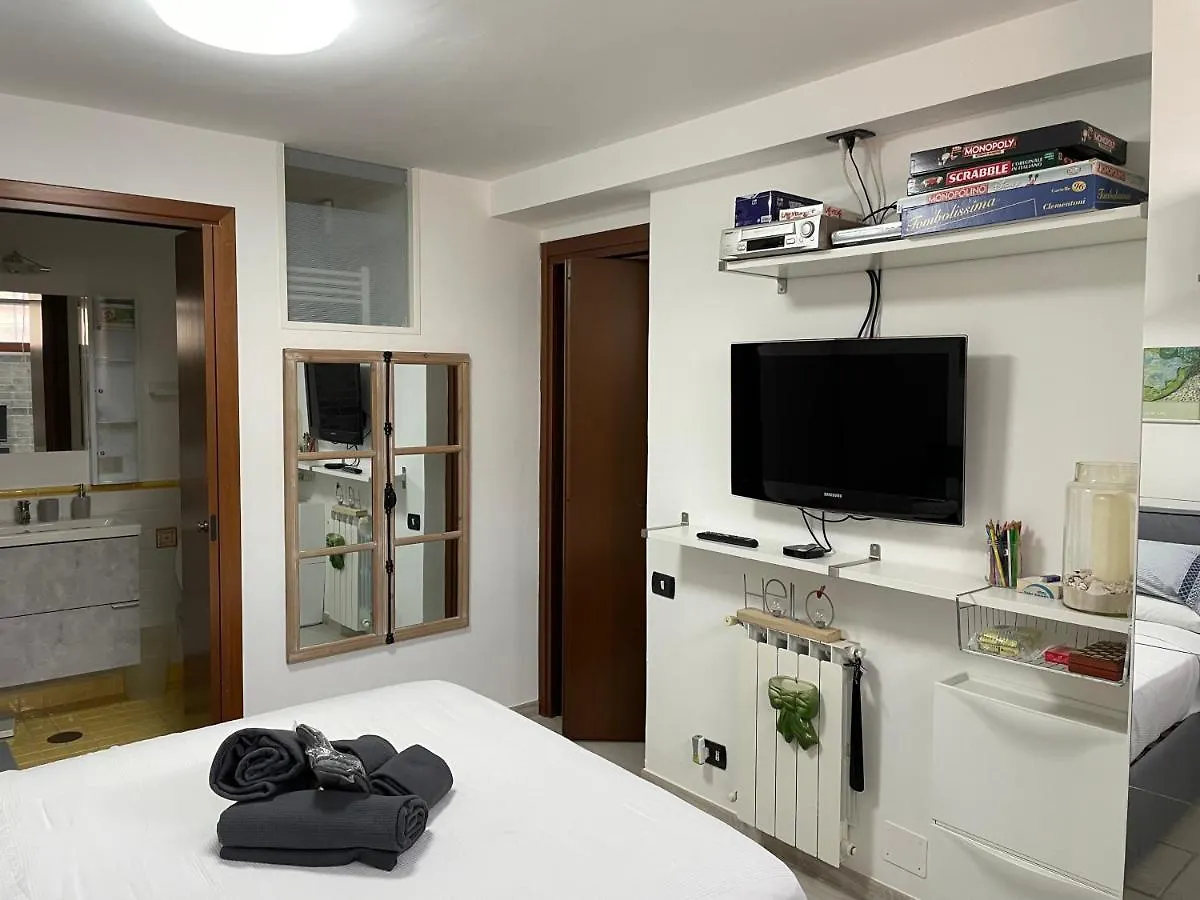 In&Out Apartment - Mostacciano, Eur Rome